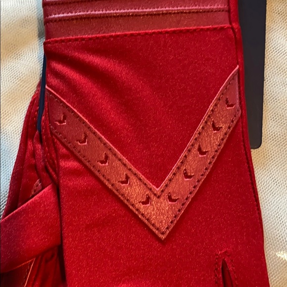NWT Red Touch Screen Gloves - Picture 4 of 4